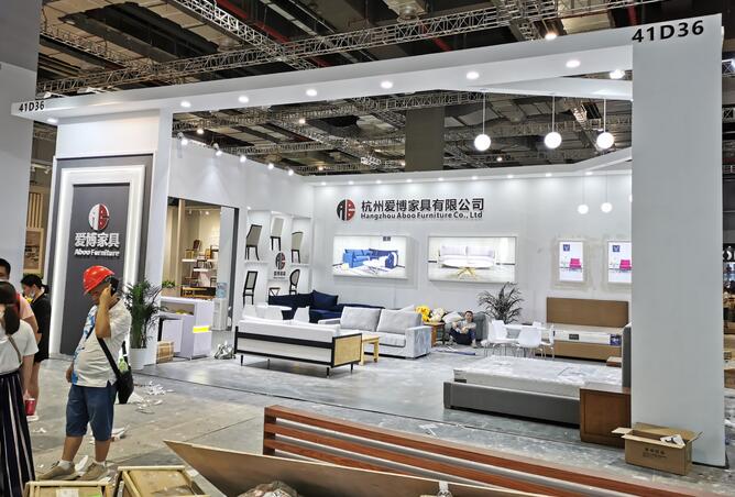 展會搭建布置中塑料材料如何選擇？膠黏劑又該如何選擇？